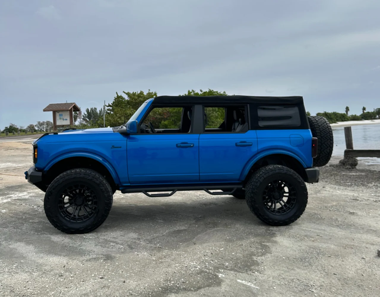 Ford Bronco Lifted reference photograph, view 3