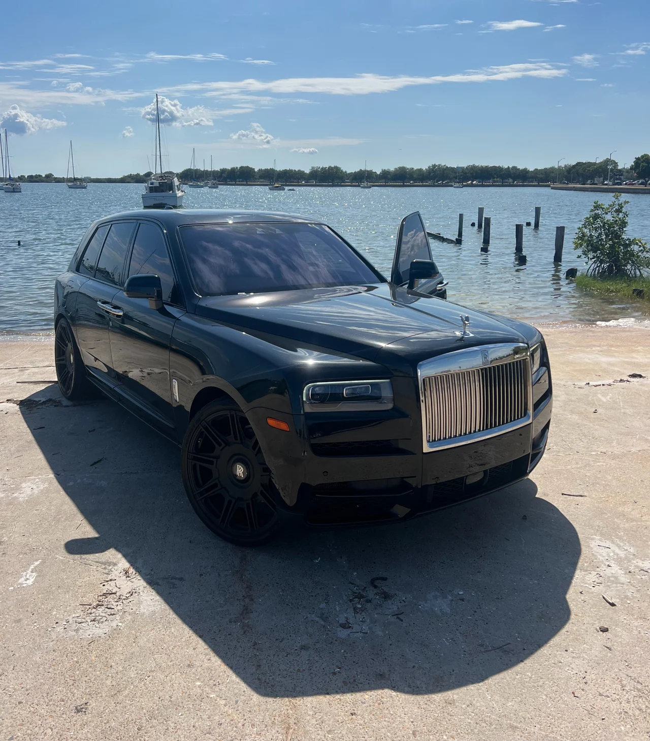 Rolls-Royce Cullinan reference photograph, view 1